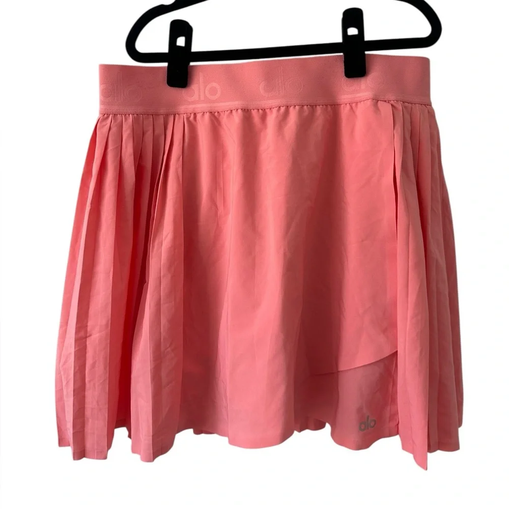 ALO Yoga Pleated Mini Skort in Coral Pink